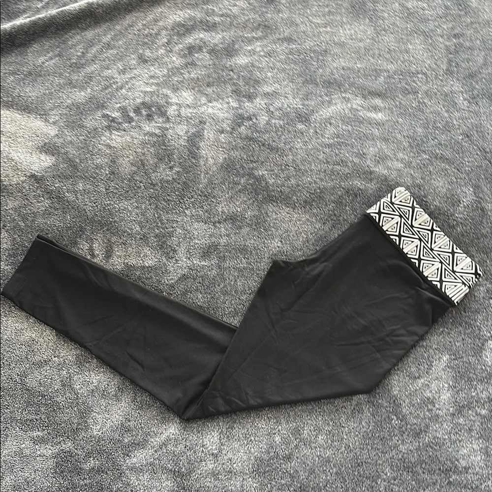 PINK Victoria's Secret Black and White Leggings with Stylish Band